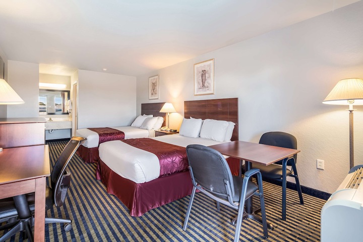 Room 32 of 53