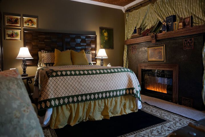 Room 10 of 48