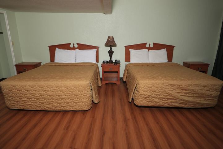 Room 12 of 28
