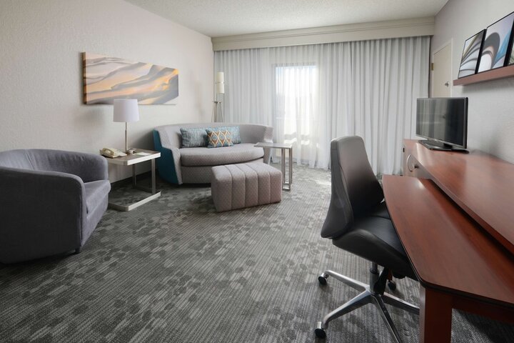 Room 10 of 21