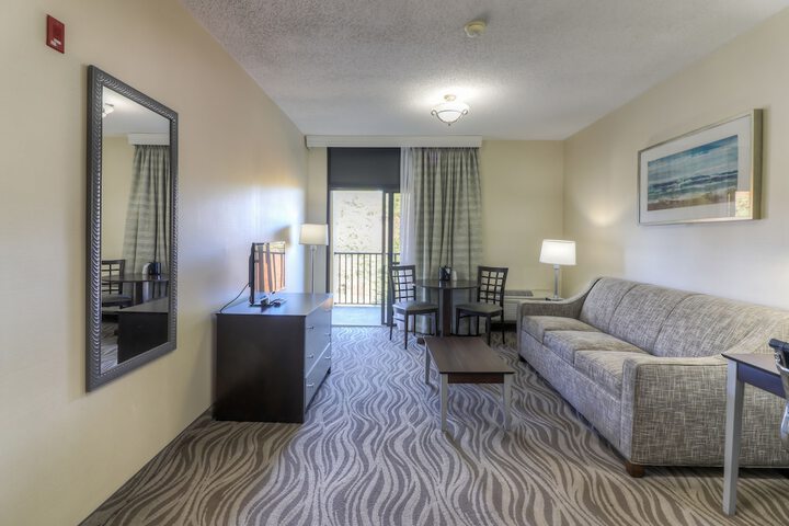 The Breakers Hotel & Suites