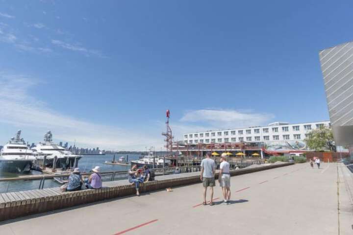 Ocean Breeze B & B