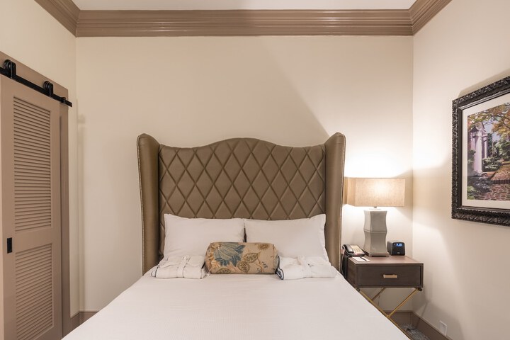 Room 16 of 62