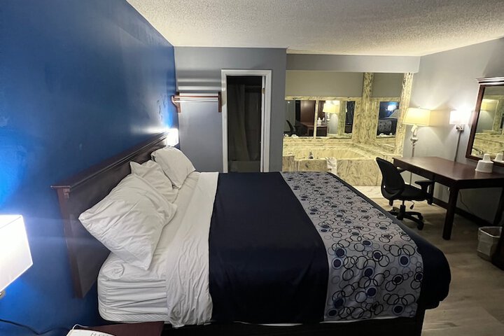 Room 18 of 41