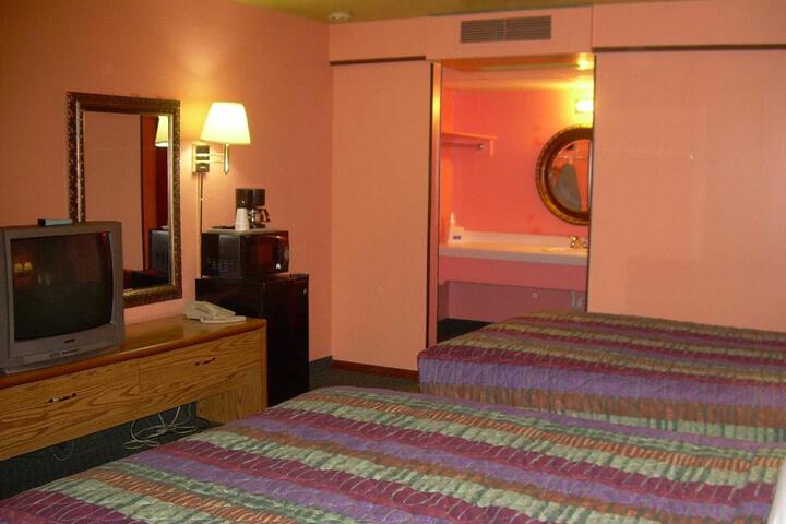 83 motel