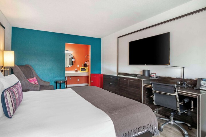 Room 29 of 50