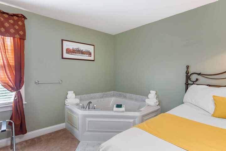 Room 33 of 96