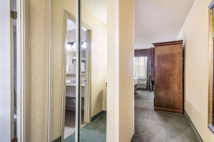 Room 22 of 36