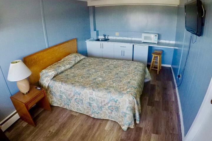 Room 17 of 24