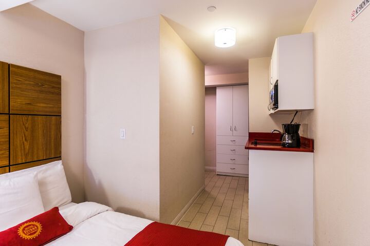 Room 26 of 34