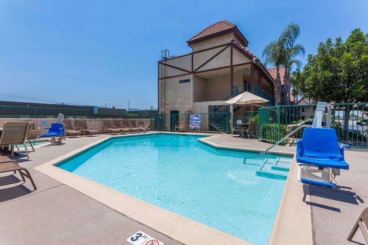 Pool 5 of 16