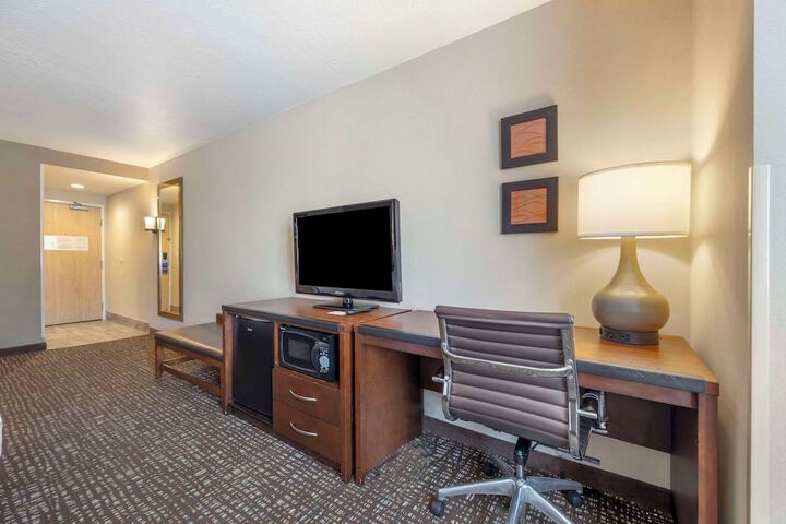 Room 13 of 30