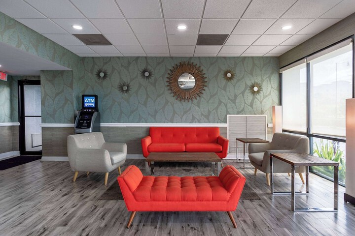 Ramada by Wyndham Altamonte Springs Near I-4