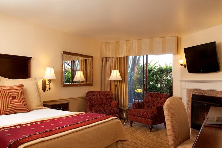 Room 4 of 16