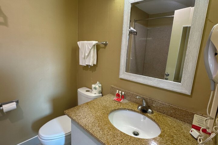 Room 11 of 32