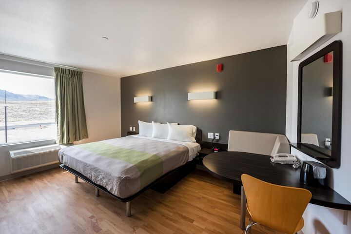 Room 17 of 34