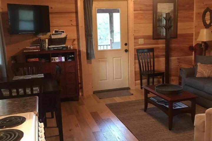 Moore Road Cabin 2 Pet Friendly