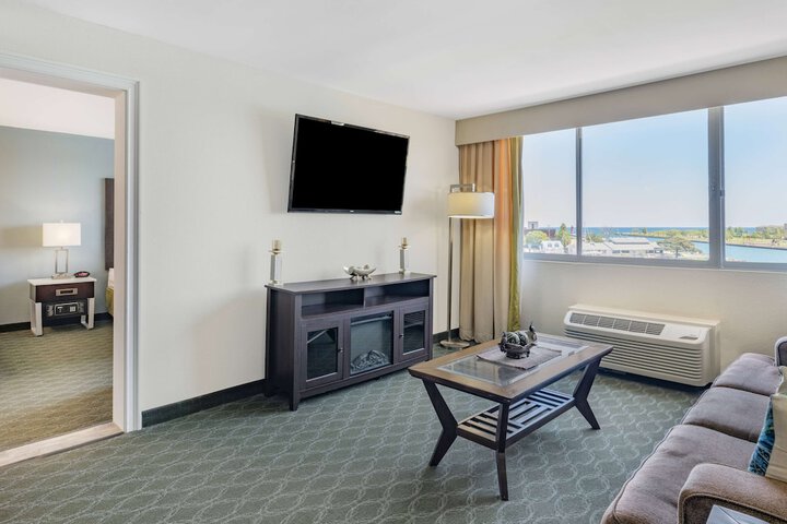 Room 28 of 44