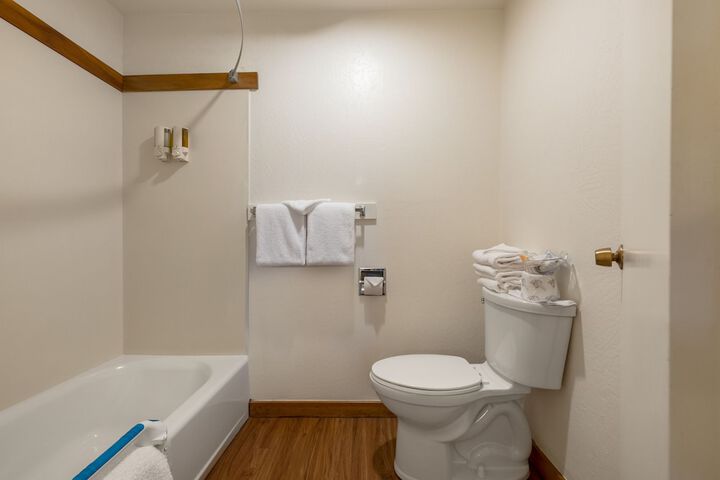 Room 26 of 105