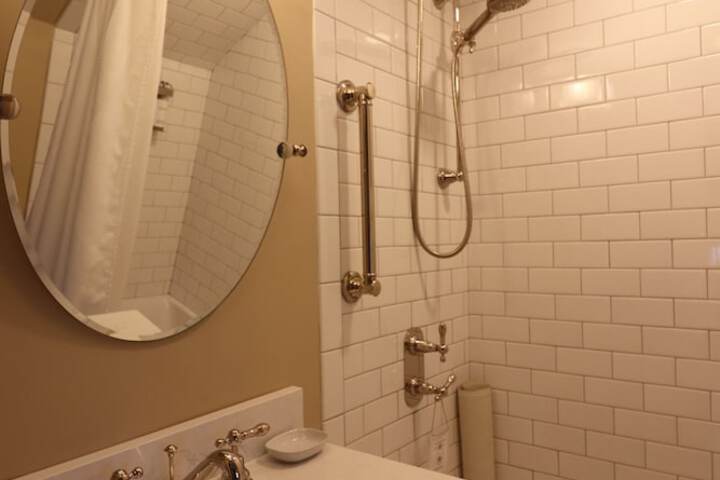 Room 57 of 144