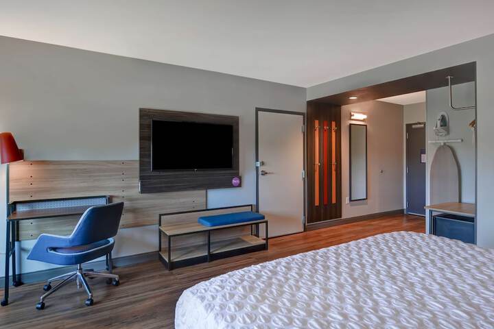 Room 19 of 36