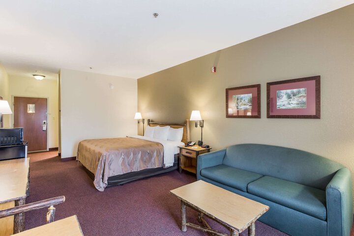 Room 9 of 31