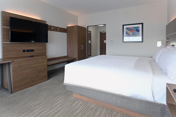 Room 17 of 46