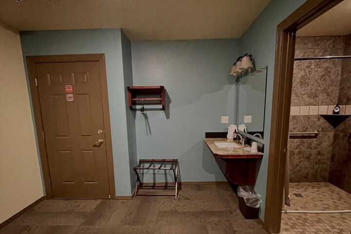 Room 75 of 92