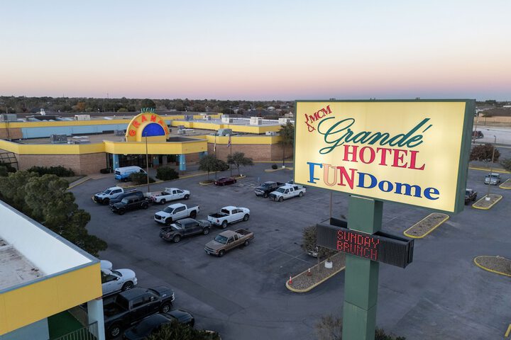 MCM Grande Hotel FunDome Odessa