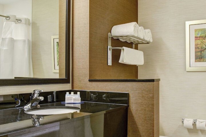 Fairfield Inn & Suites Rochester Mayo Clinic Area / St. Marys