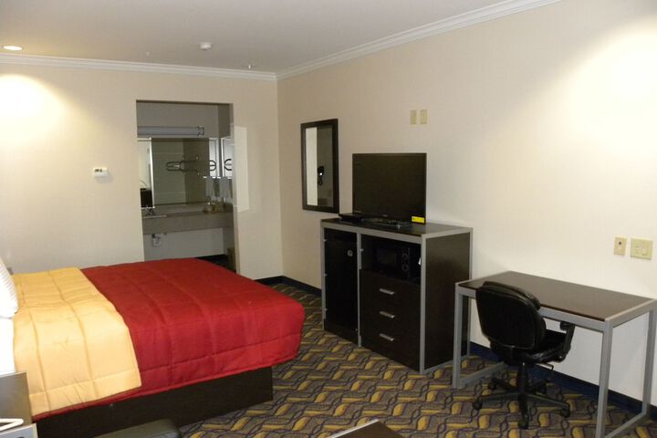 Room 13 of 24
