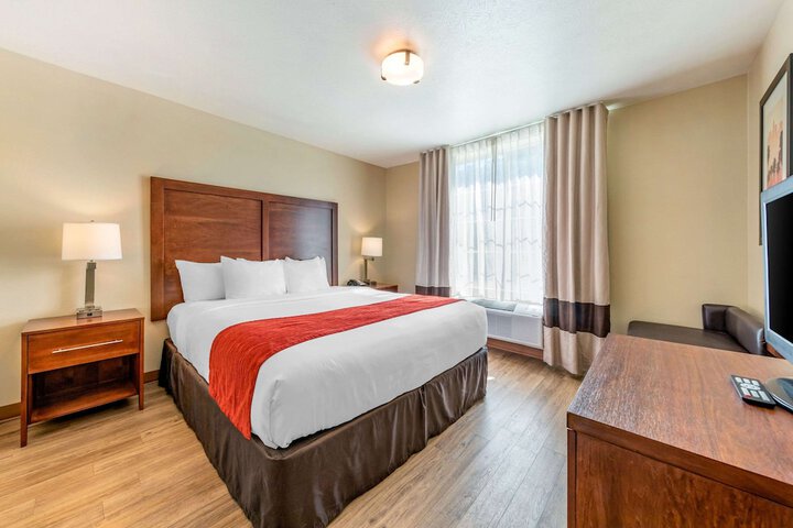 Room 32 of 37
