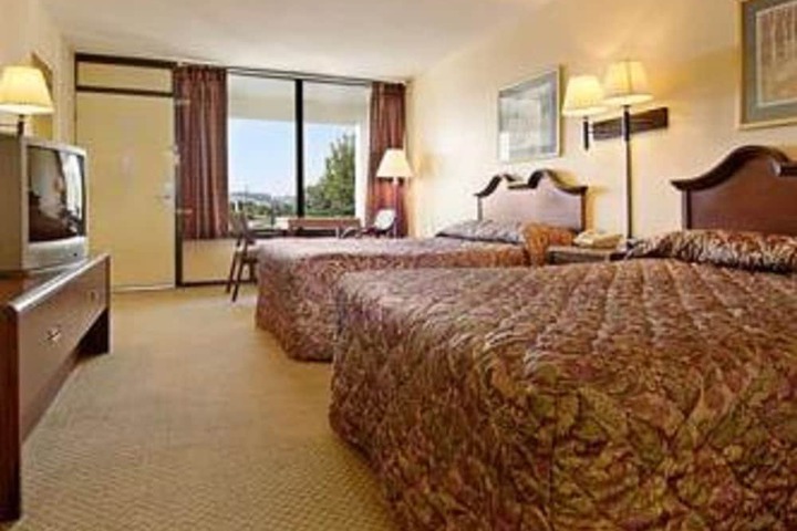 Room 12 of 21