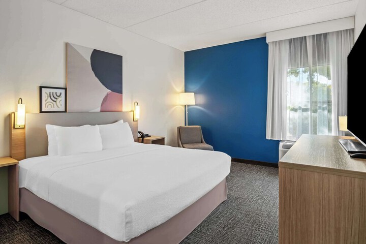 Spark by Hilton Stevensville