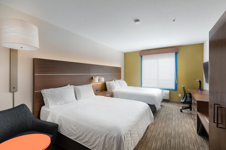 Room 27 of 38