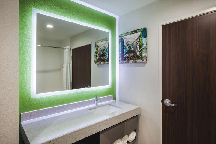 La Quinta Inn & Suites by Wyndham Owasso