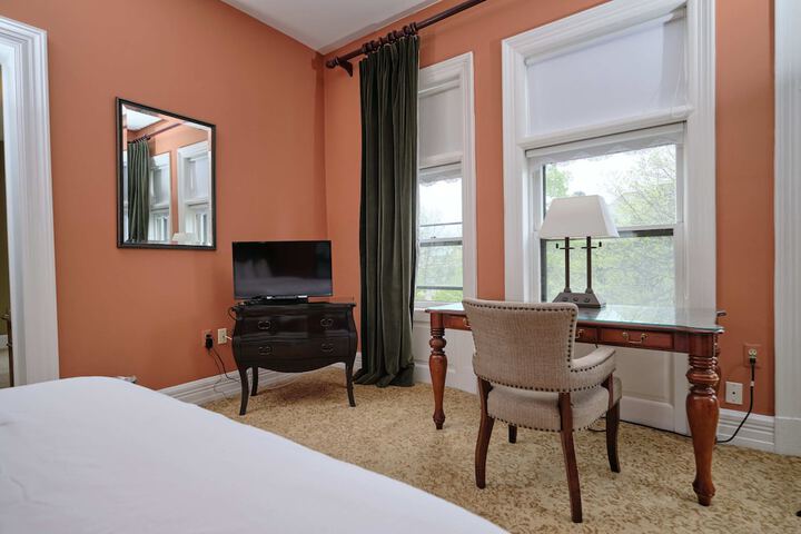 Room 141 of 185