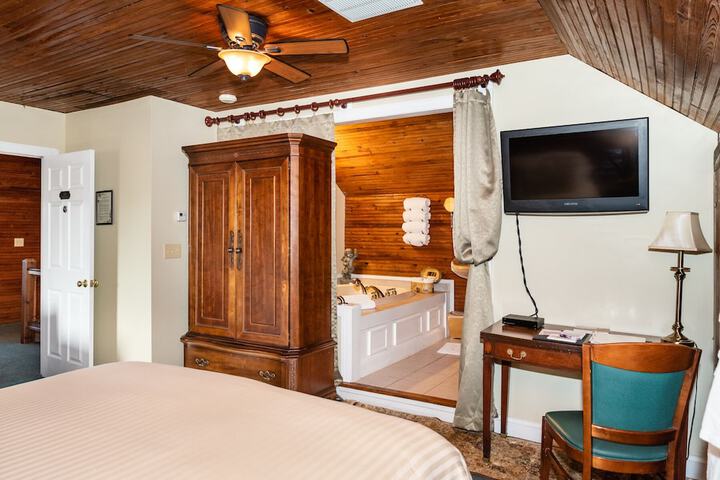Room 28 of 48
