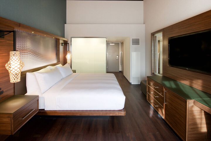 Room 16 of 54