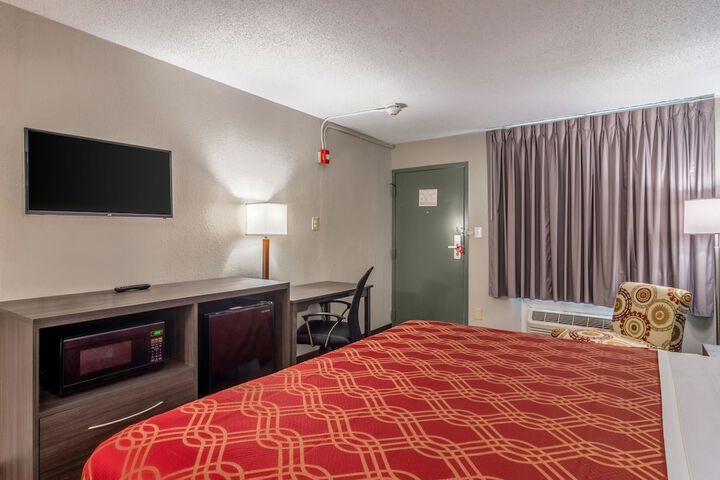 Room 13 of 26