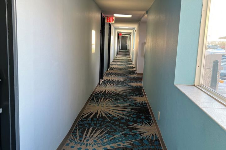 Ballroom/Hall 33 of 34
