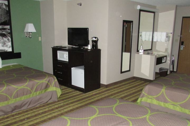 Room 16 of 35