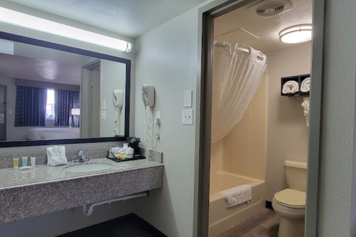 Room 36 of 70