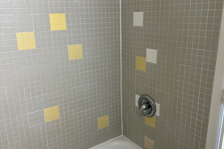Room 10 of 17