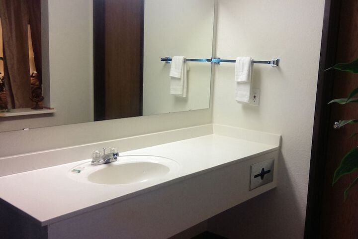 Room 20 of 33