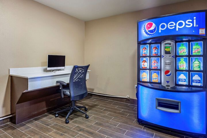 Business Center 37 of 37