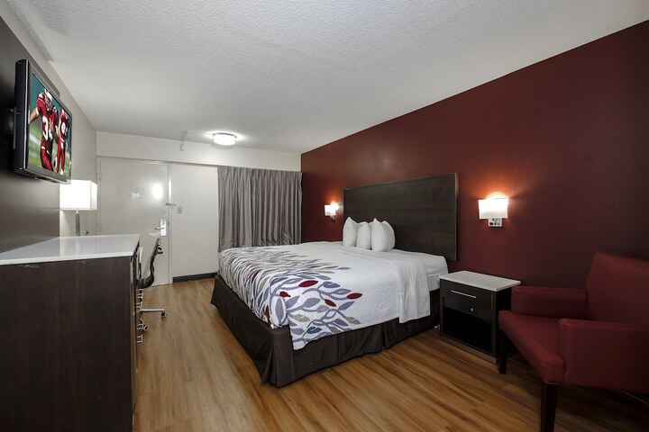 Room 17 of 37
