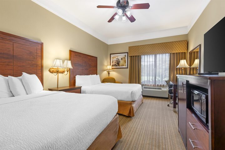 Best Western Plus Monica Royale Inn & Suites