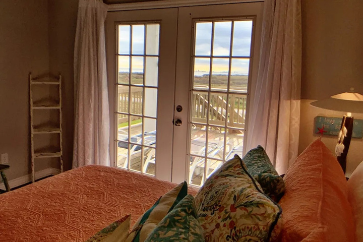 A Silver Lining 4 Br Home