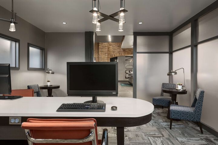Business Center 33 of 34